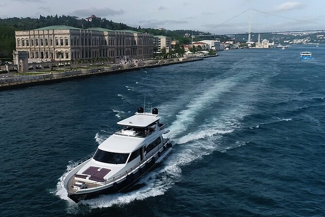 Bosphorus Yacht Cruise with Stopover on the Asian Side - (Morning or Afternoon) - Morning or afternoon: which departure works better?