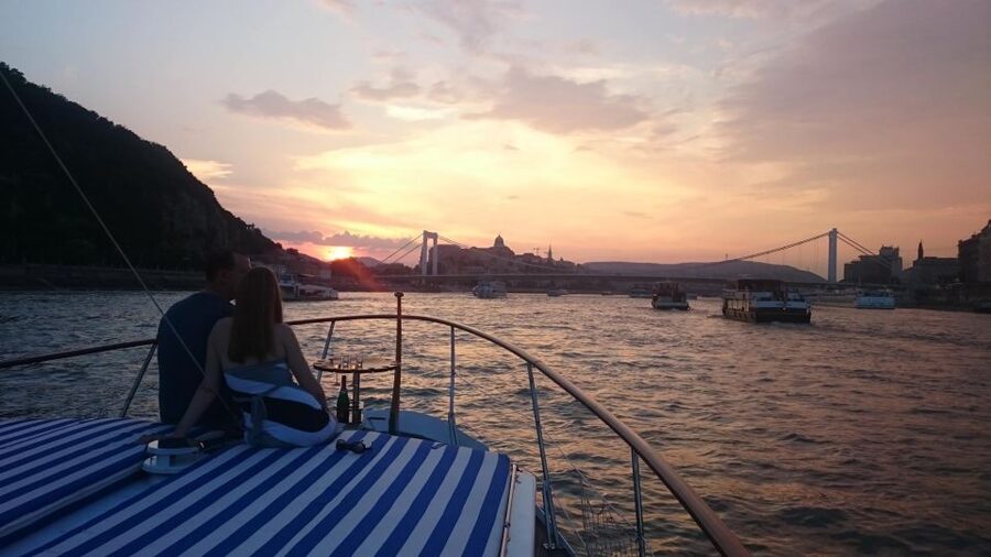 Budapest: Private Danube Yacht Cruise with Welcome Drink - What the Service Is Like