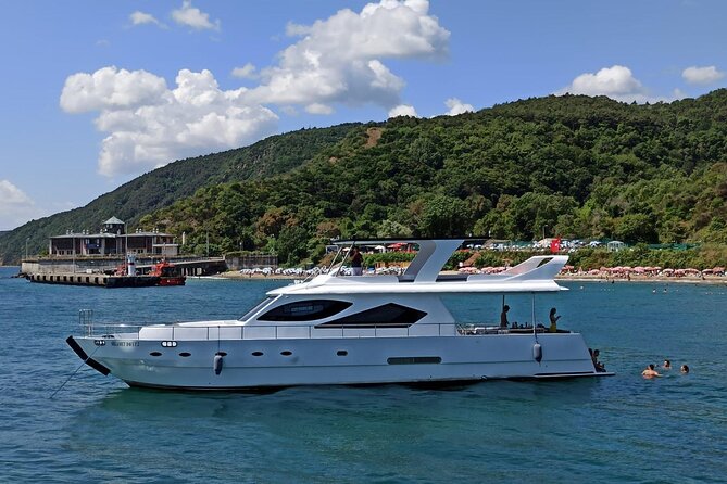 Budget Evening Cruise: Dinner, Live Shows & Party - Live Turkish music, dancing, and the party mood