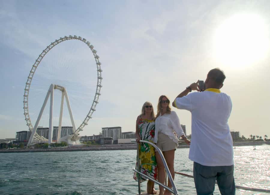 Burj Al Arab: 2-Hour Yacht Tour with BBQ Dinner - Boarding at Dubai Harbour Yacht Club