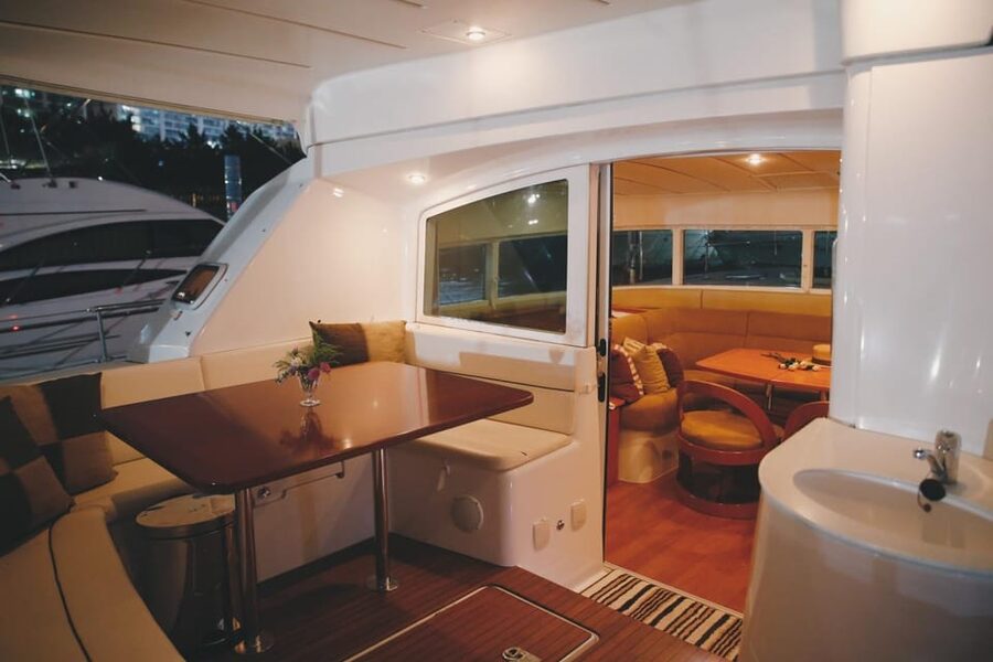 Busan: Group Sightseeing Yacht Cruise with Snacks and Drinks - Why this short Busan cruise is worth your time