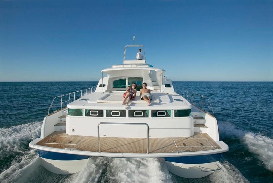 Busan: Group Sightseeing Yacht Cruise with Snacks and Drinks - Fireworks, music, and the best evening atmosphere