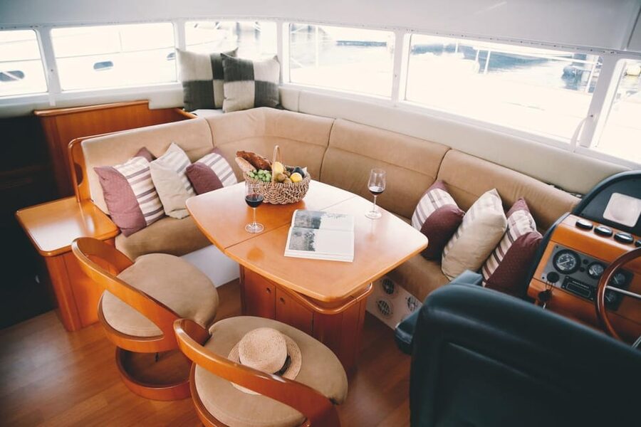 Busan: Group Sightseeing Yacht Cruise with Snacks and Drinks - English support and reservation details
