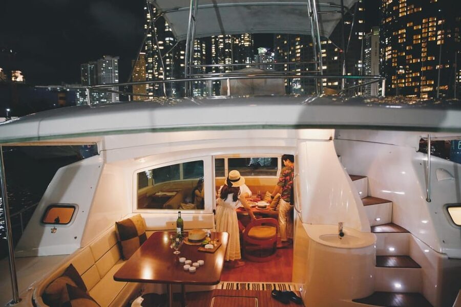 Busan: Group Sightseeing Yacht Cruise with Snacks and Drinks - Finding Gwangalli Marine Leports Center