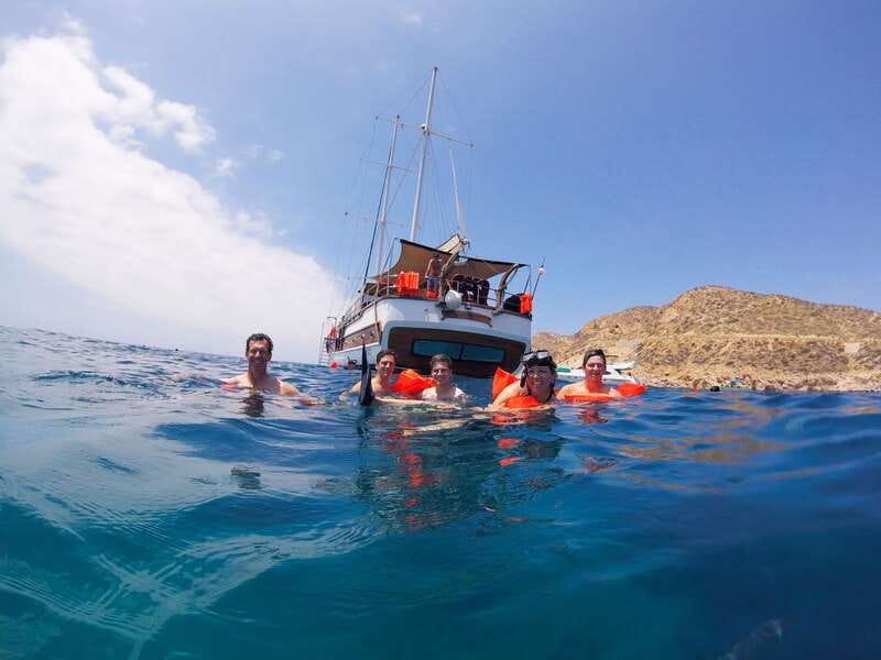 Cabo: Luxury Yacht Snorkel Cruise with Lunch and Open Bar - The First Hour: Sailing Past Cabo’s Famous Sights