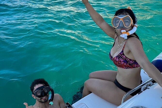 Cabo Private Yacht Tour: The Arch, Sea Lions & Scenic Beaches - Snorkeling gear, with limited time to use it