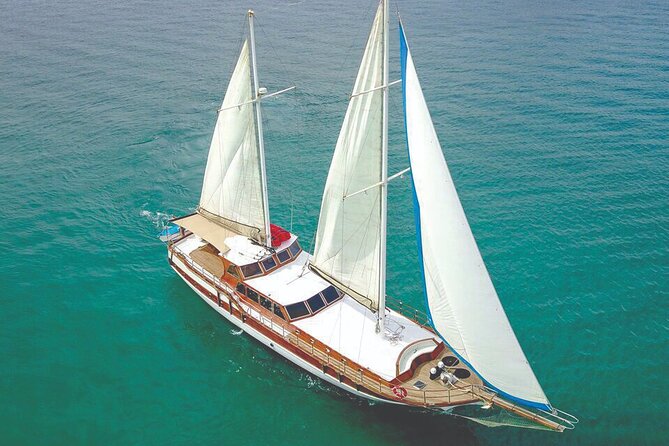 Cabo San Lucas Luxury Sailing Yacht and Dinner with a Chef - A quiet alternative to Cabo’s party boats