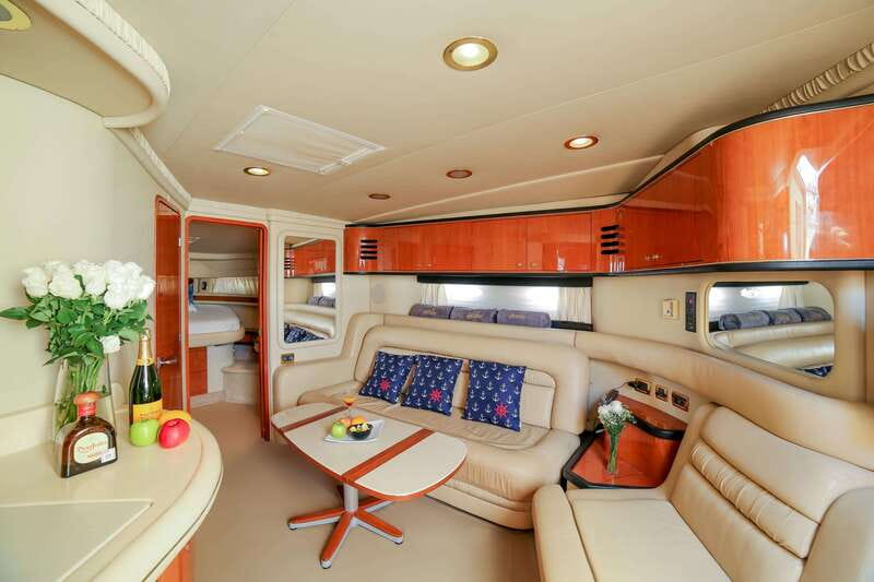 Cabo San Lucas: Luxury Yacht Cruise - Santa Maria or Chileno Bay for snorkeling