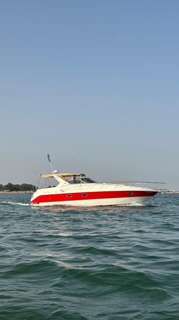 Cadiz: Exclusive Yacht excursion to La Caleta or Pepa Bridge - Starting at Puerto Sherry Pantalán C