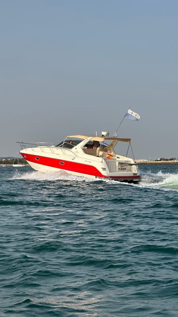 Cadiz: Exclusive Yacht excursion to La Caleta or Pepa Bridge - What the private format changes