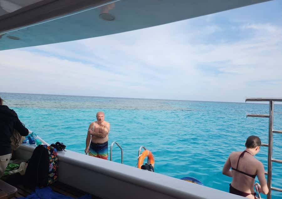 Cairo to Red Sea: VIP Yacht Cruise, Snorkeling & Lunch - Two snorkeling sessions at the same location