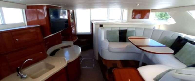 Cancun: Private Luxury 46-Feet Flybridge Yacht Cruise - How the $548 price works for your group