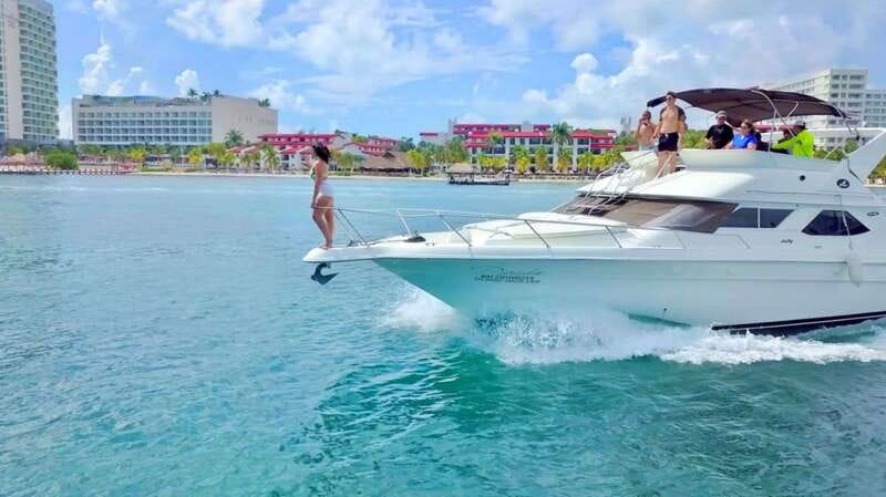 Cancun: Private Luxury 46-Feet Flybridge Yacht Cruise - Choosing between two, four, and six hours