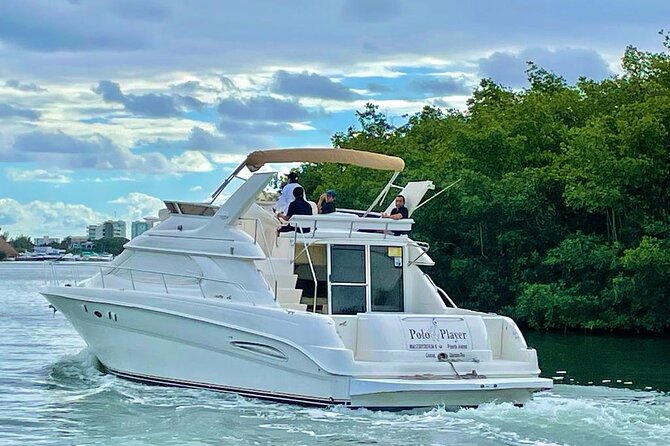 Cancun Yacht Tour - SEARAY YACHT 46 FT GREAT FOR SUNSET 15 PEOPLE MAX 25P9 - Los Blanquizales brings the best swim stop