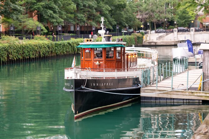Chicago River Architecture Tour Aboard a Historic Yacht - Boarding at 465 North McClurg Court