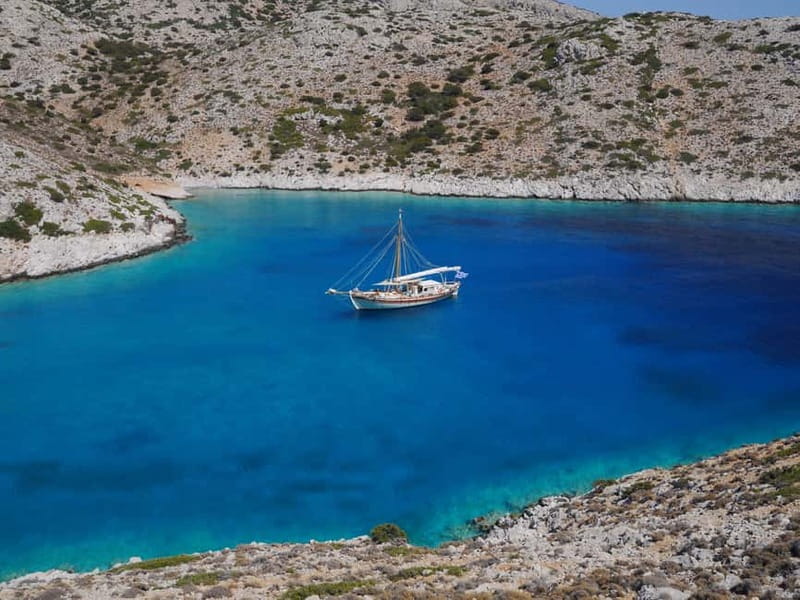 Corfu: Sunset Cruise on a Traditional Wooden Sailing Yacht - The approach to Pontikonissi