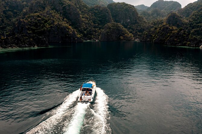 Coron Island Hopping Tour: via Private Yacht - Kayangan Lake and Barracuda Lake bring two different kinds of scenery