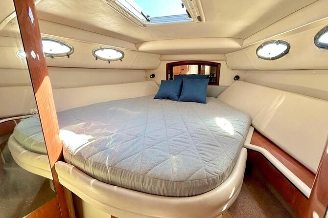 Cruise in Elegance: Luxury Yacht Rental in Cancun - Six hours around Isla Mujeres