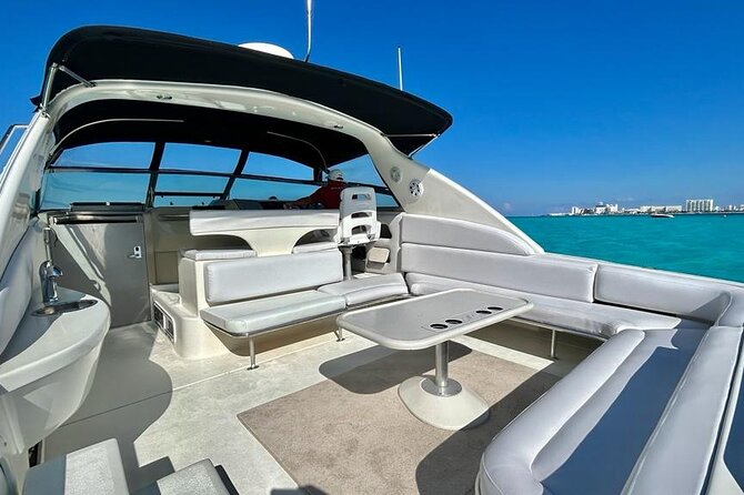 Cruise in Elegance: Luxury Yacht Rental in Cancun - What the crew adds to the experience