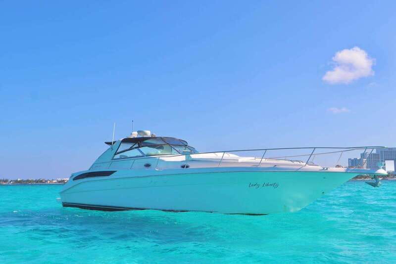 Cruising paradise in a luxury yacht in Cancun - Key points to know before booking