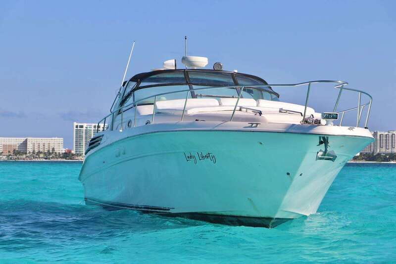 Cruising paradise in a luxury yacht in Cancun - Starting through Cancun’s lagoon