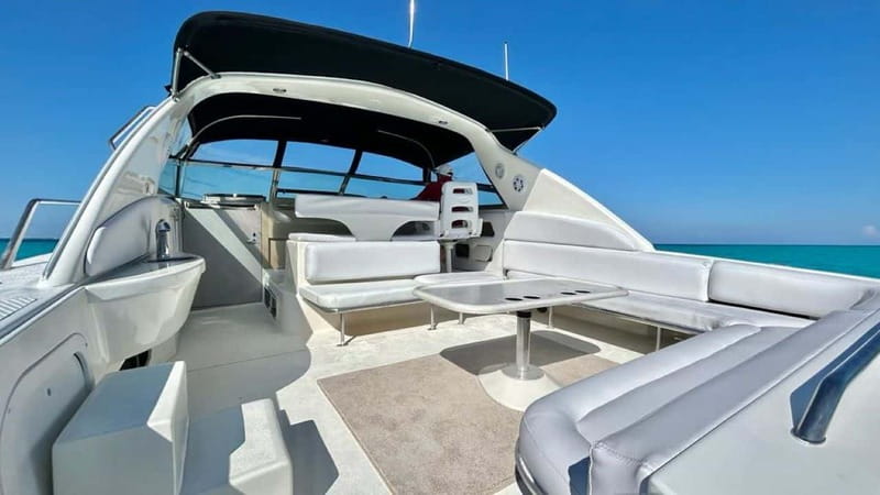 Cruising paradise in a luxury yacht in Cancun - Photographing Cancun from the water