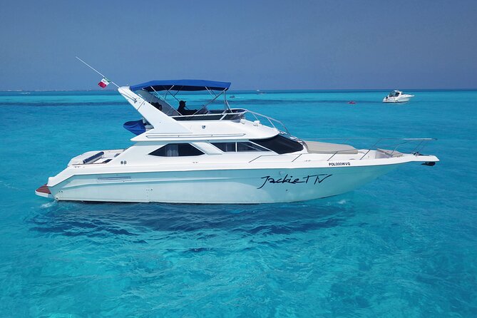 Deluxe Yacht 48FT with FlyBrige Rental in Cancun - The eight-hour charter is a full water day