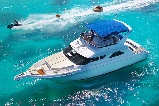 Deluxe Yacht 48FT with FlyBrige Rental in Cancun - What the 48-foot flybridge feels like