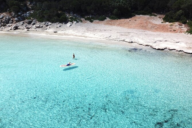Discover the beauty of the Messinian Inousses Islands on a Yacht - Venetiko gives you a quiet island pause