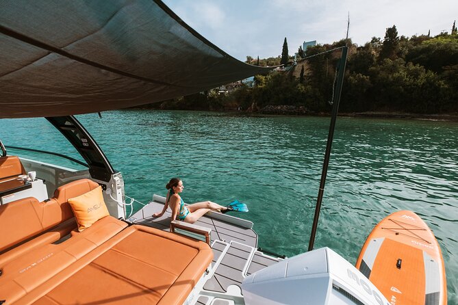 Discover the beauty of the Messinian Inousses Islands on a Yacht - Sapientza combines wild shore and a useful swim stop