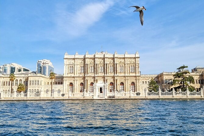 Dolmabahçe Palace and Sunset Tour on Luxury Yacht - Food, comfort, and the small-group setting