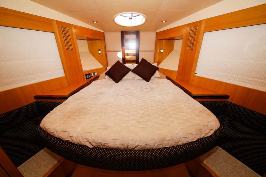 Dubai: Atlantis and Burj Al Arab Cruise on Luxury Yacht - Key points at a glance