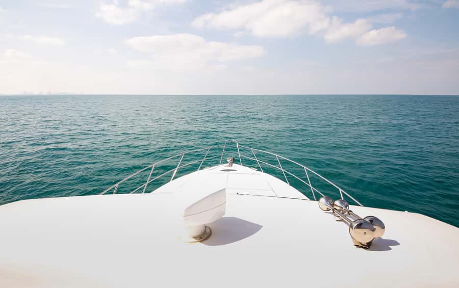Dubai: Atlantis and Burj Al Arab Cruise on Luxury Yacht - Passing Burj Al Arab by yacht