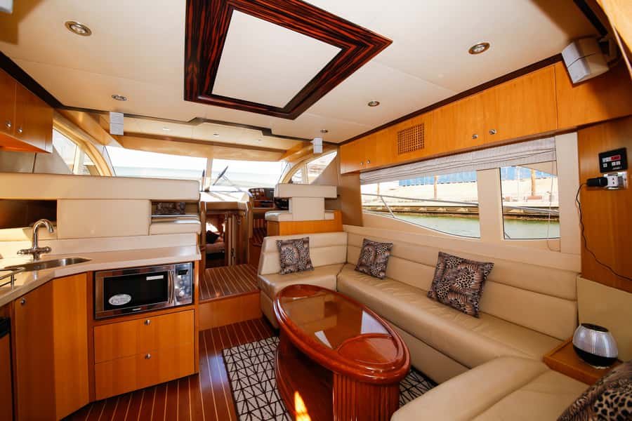 Dubai: Atlantis and Burj Al Arab Cruise on Luxury Yacht - Choosing between two, three, or five hours