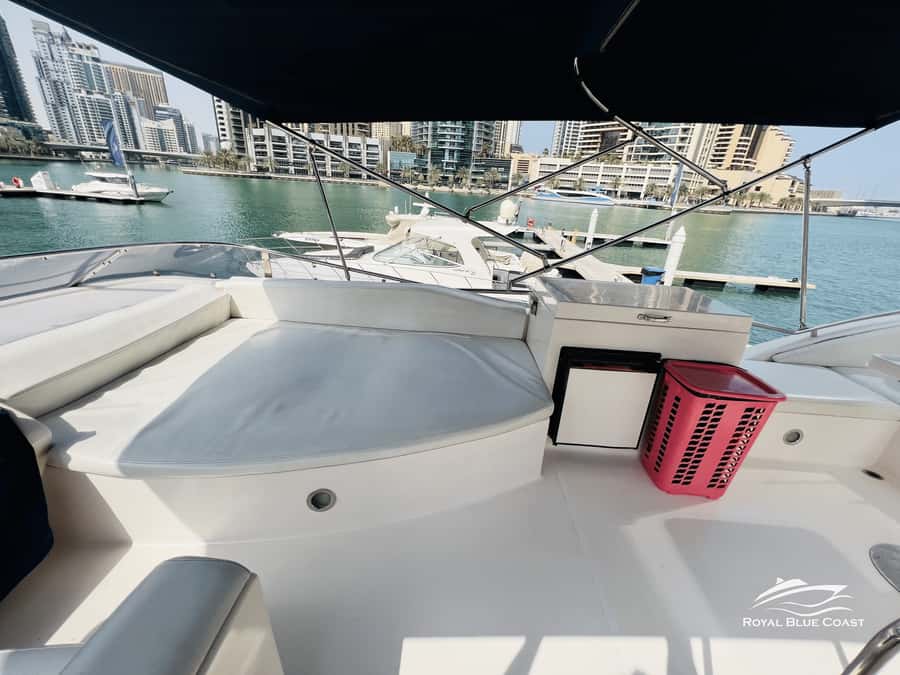 Dubai: Atlantis and Burj Al Arab Cruise on Luxury Yacht - What the crew adds to the experience