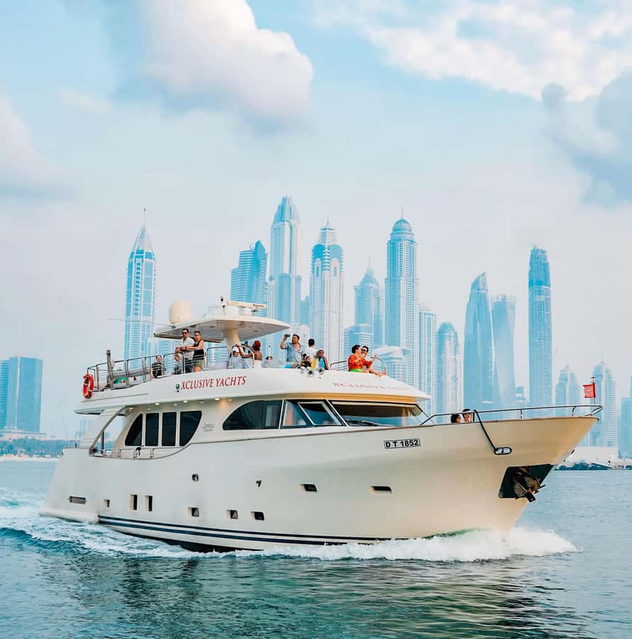 Dubai: Instagrammable Yacht Tour with Drinks & Ain/JBR Views - What the One-Hour Yacht Tour Actually Covers