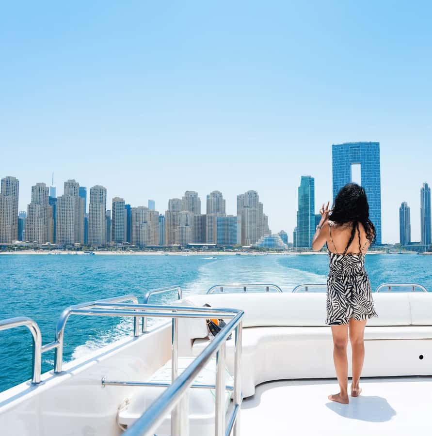 Dubai: Instagrammable Yacht Tour with Drinks & Ain/JBR Views - From the Marina Waterways to the Skyline