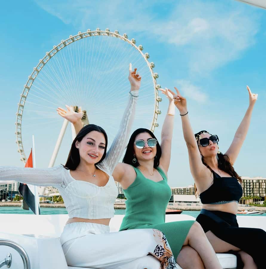 Dubai: Instagrammable Yacht Tour with Drinks & Ain/JBR Views - Ain Dubai and JBR From the Water