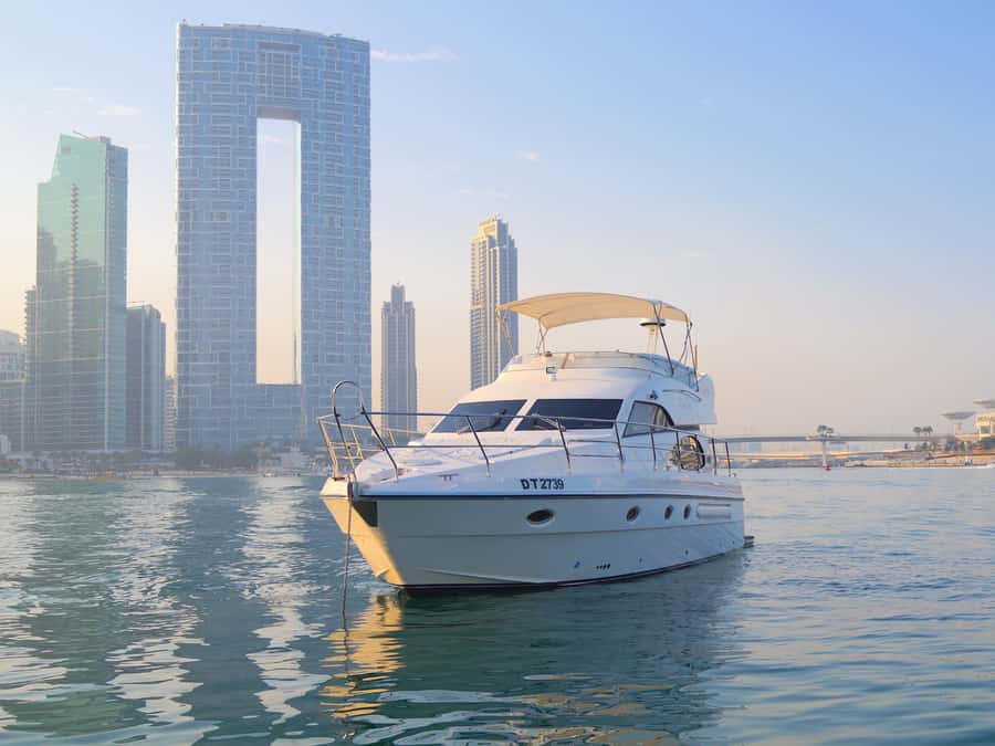 Dubai: Luxury Private 50 FT Yacht Cruise + Optional Sushi - A good setting for proposals and birthdays