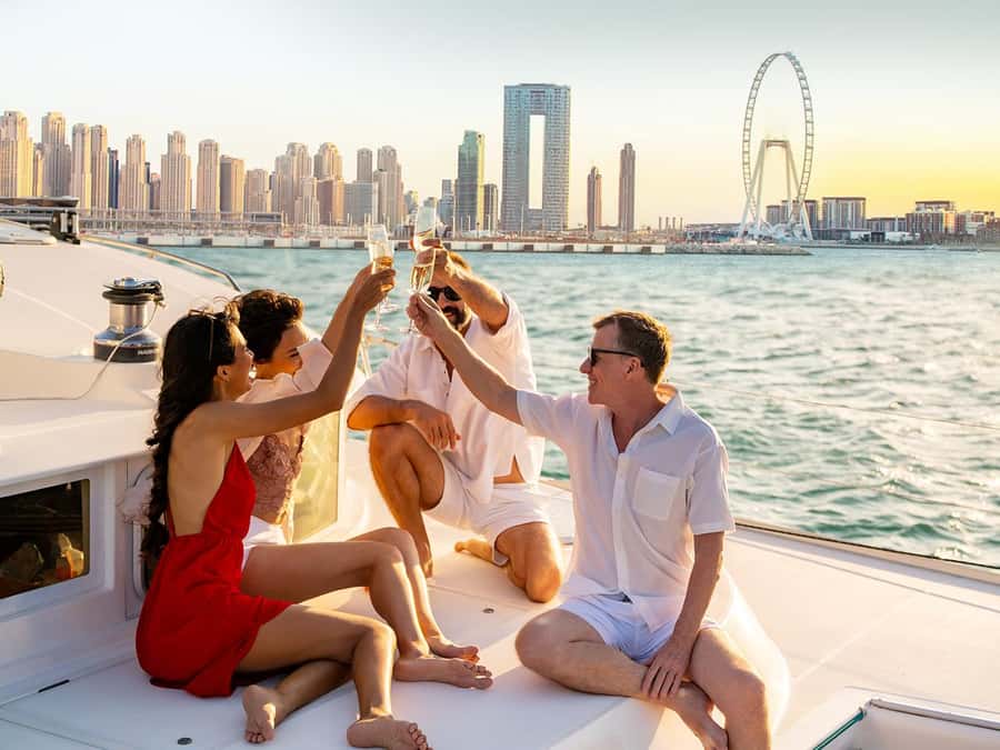 Dubai: Luxury Sunset Yacht Tour with Snacks and Drinks - Key points to know before booking