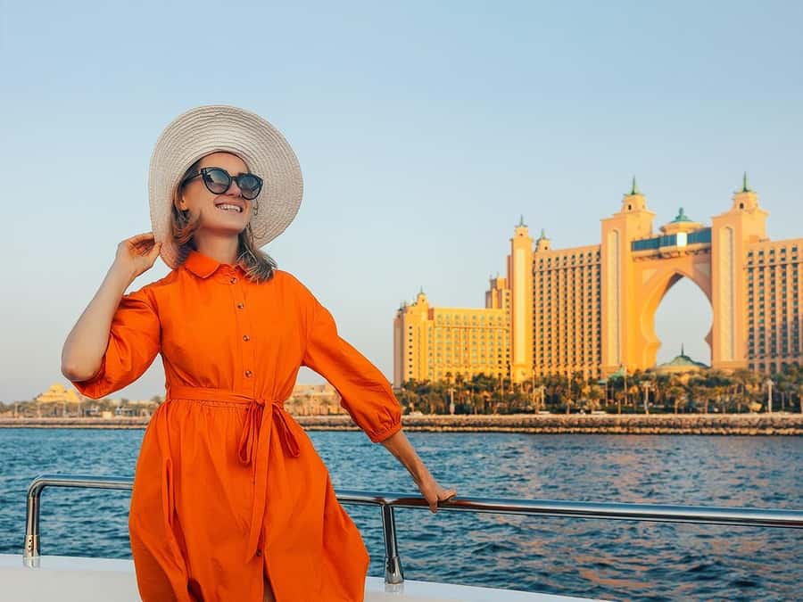 Dubai: Luxury Sunset Yacht Tour with Snacks and Drinks - Value, timing, and small practical details