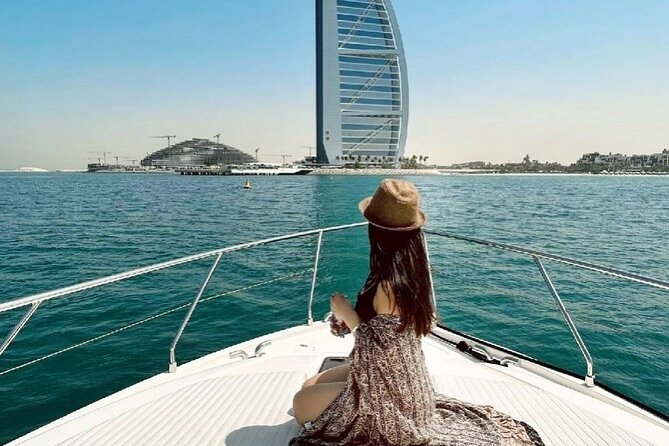 Dubai Luxury Yacht Tour with Live BBQ & Drinks - Burj Al Arab and Dubai’s luxury postcard