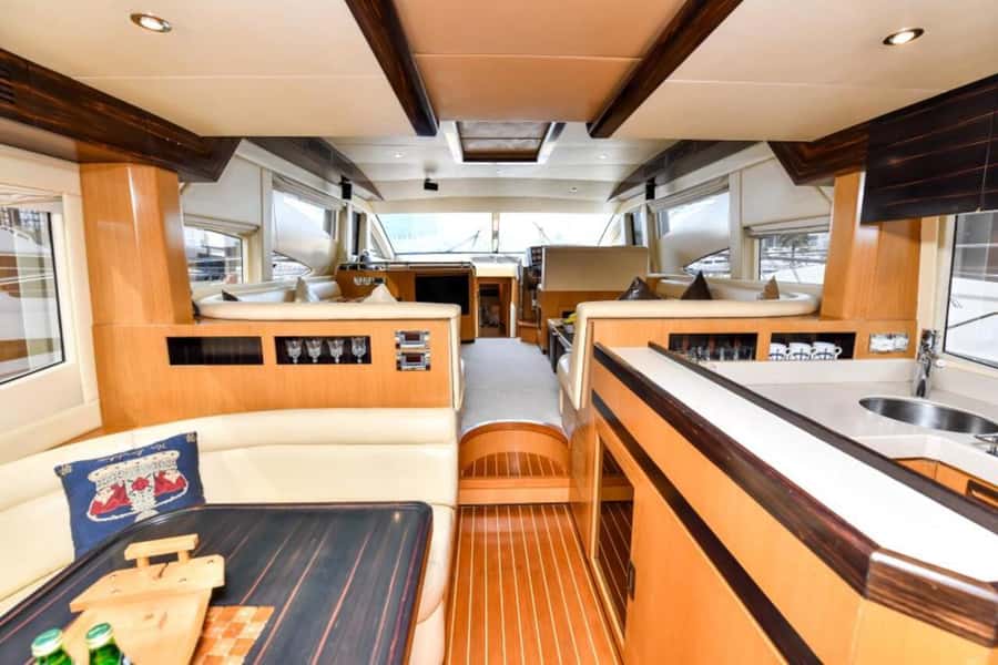 Dubai: Marina Private Luxury Yacht Tour - Music, photos, and the feel on board