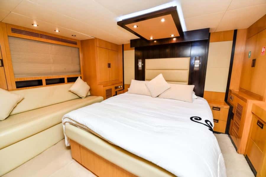 Dubai: Marina Private Luxury Yacht Tour - Two hours or three?