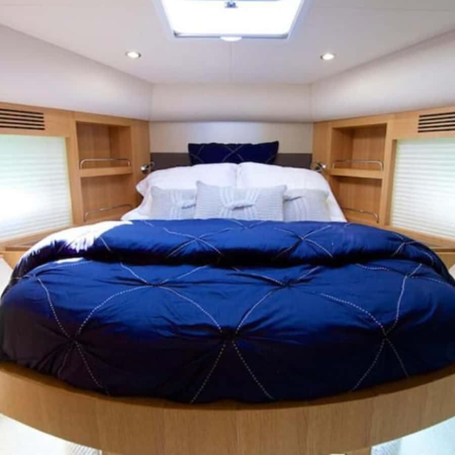 Dubai: Marina Sightseeing on Yacht with Breakfast - The Burj Al Arab finish