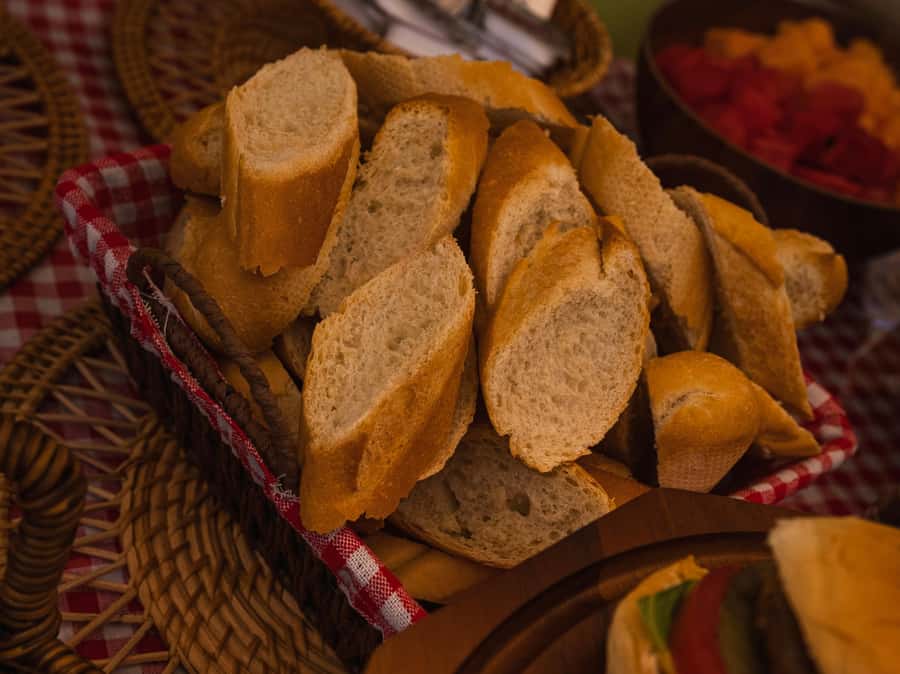 Dubai: Marina Sightseeing on Yacht with Breakfast - What breakfast is really like on board