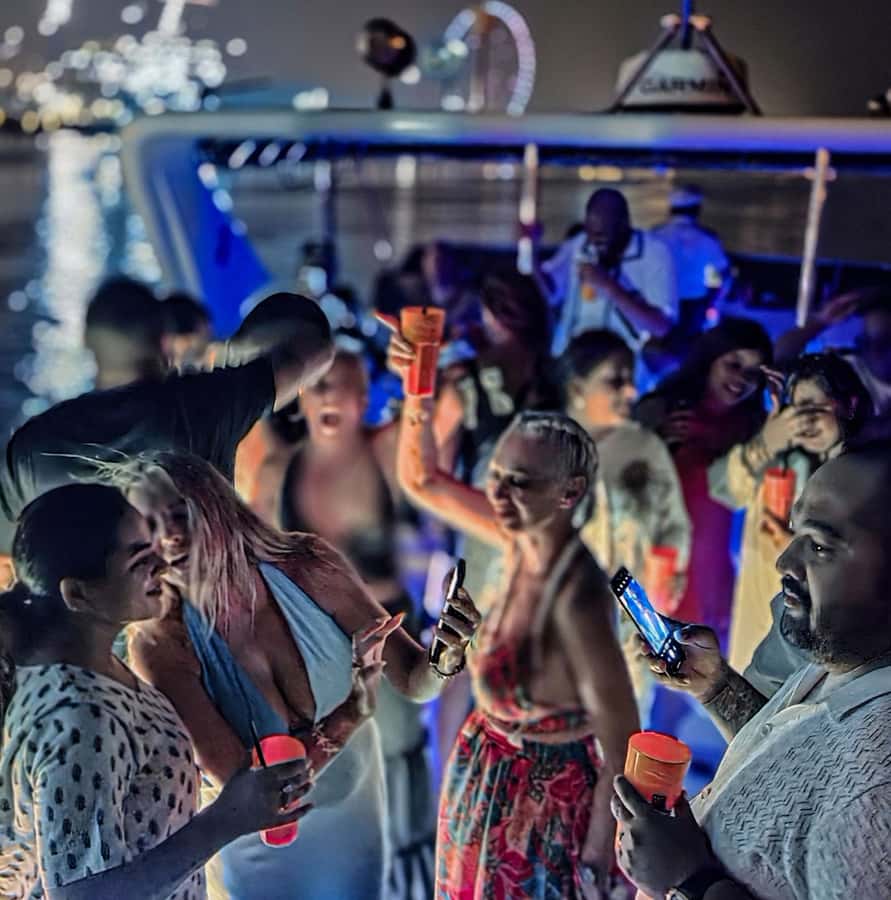 Dubai: Marina Yacht Party with BBQ, Unlimited Drinks and DJ - What the $89 yacht party actually includes