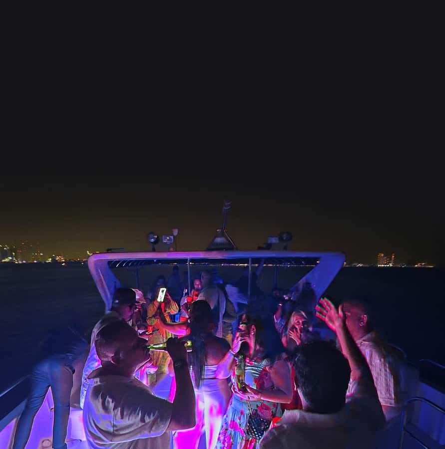 Dubai: Marina Yacht Party with BBQ, Unlimited Drinks and DJ - Dubai Marina, JBR, and Ain Dubai after dark