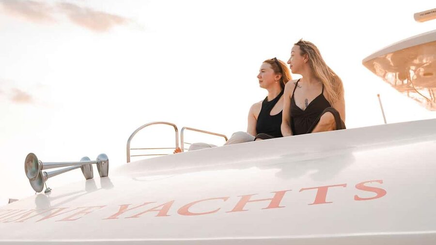 Dubai Marina Yacht Tour: Ain Wheel, JBR & Harbour in 1 Hour - Dubai Marina from the water