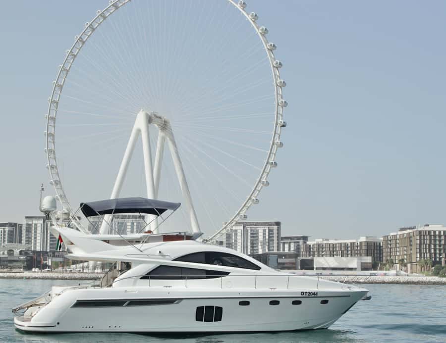 Dubai: Palm Jumeirah luxury private yacht Tour - What the three-hour cruise adds